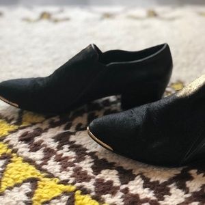 Italian flats with gold pointed toes